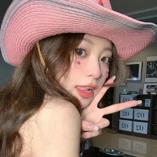 随盲柳入眠的女人